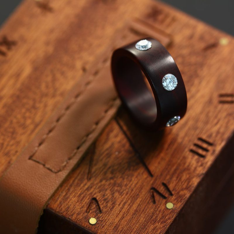 6 Gems ring